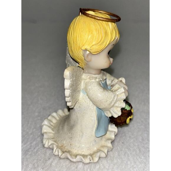 Enesco Ruth Morehead Holly Babes 1991 Sparkling Angel Carrying a basket of Eggs? - Picture 6 of 9